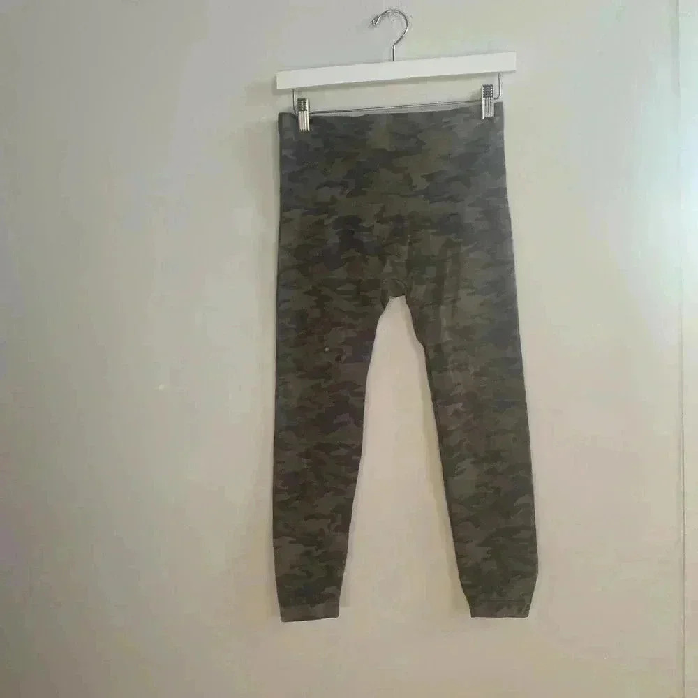 Spanx‎ camo seamless leggings 1X